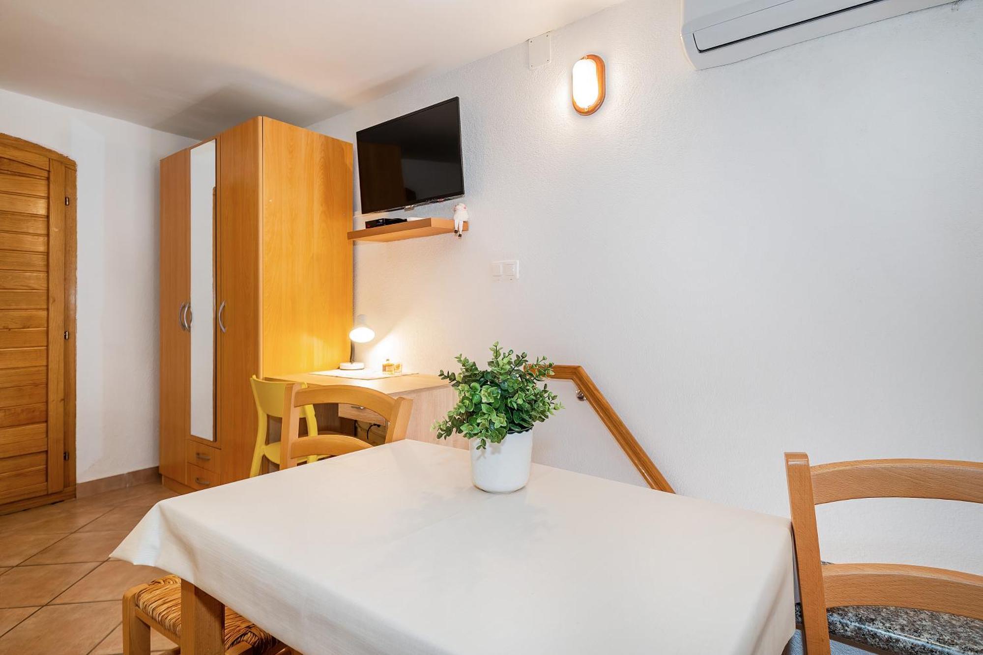 Studio Apartment Tea バスカ エクステリア 写真